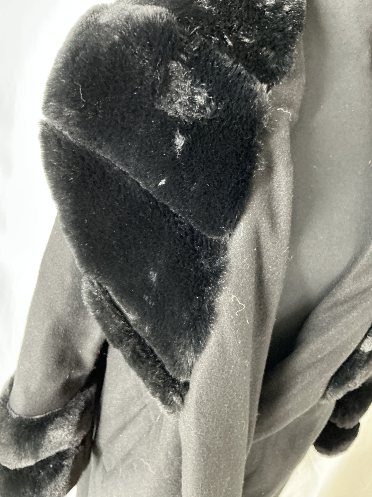 SHEIN Long Grey Coat With Fur Collar And Cuffs Size S