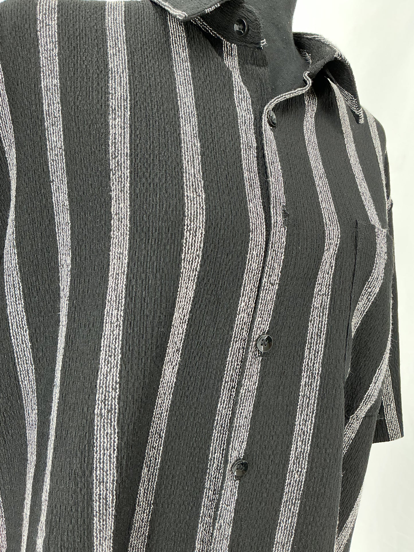 VATPAVE Black And Grey Striped T-Shirt Size L