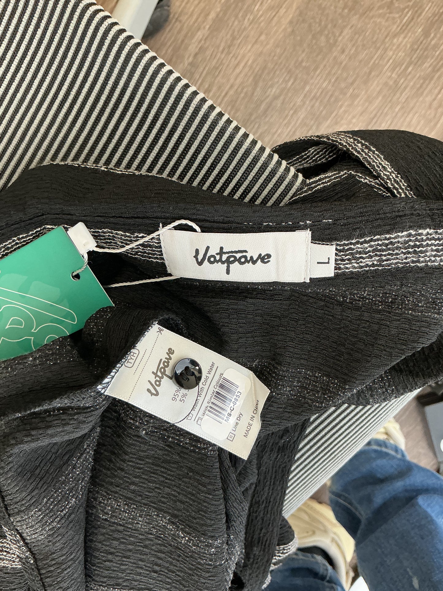 VATPAVE Black And Grey Striped T-Shirt Size L