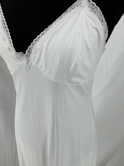 AVIDLOVE White Classic Full Slip Underdress with Delicate Lace Trim Size M
