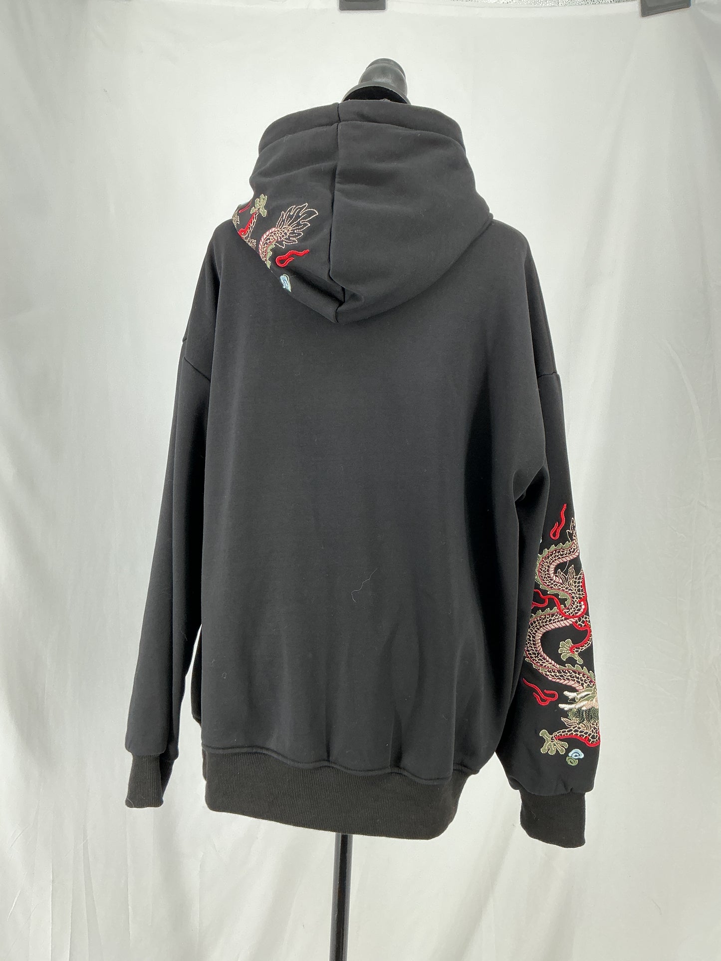 Black Dragon Embroidered Oversized Hoodie Size No