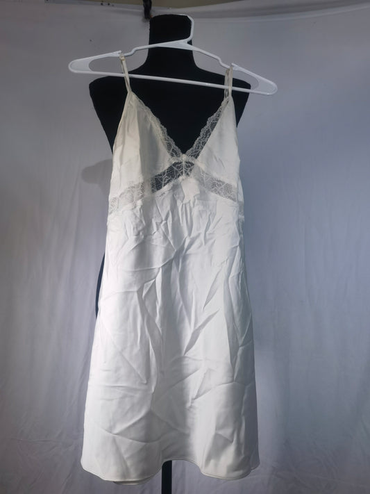 Short White Women's Nightgown Size No