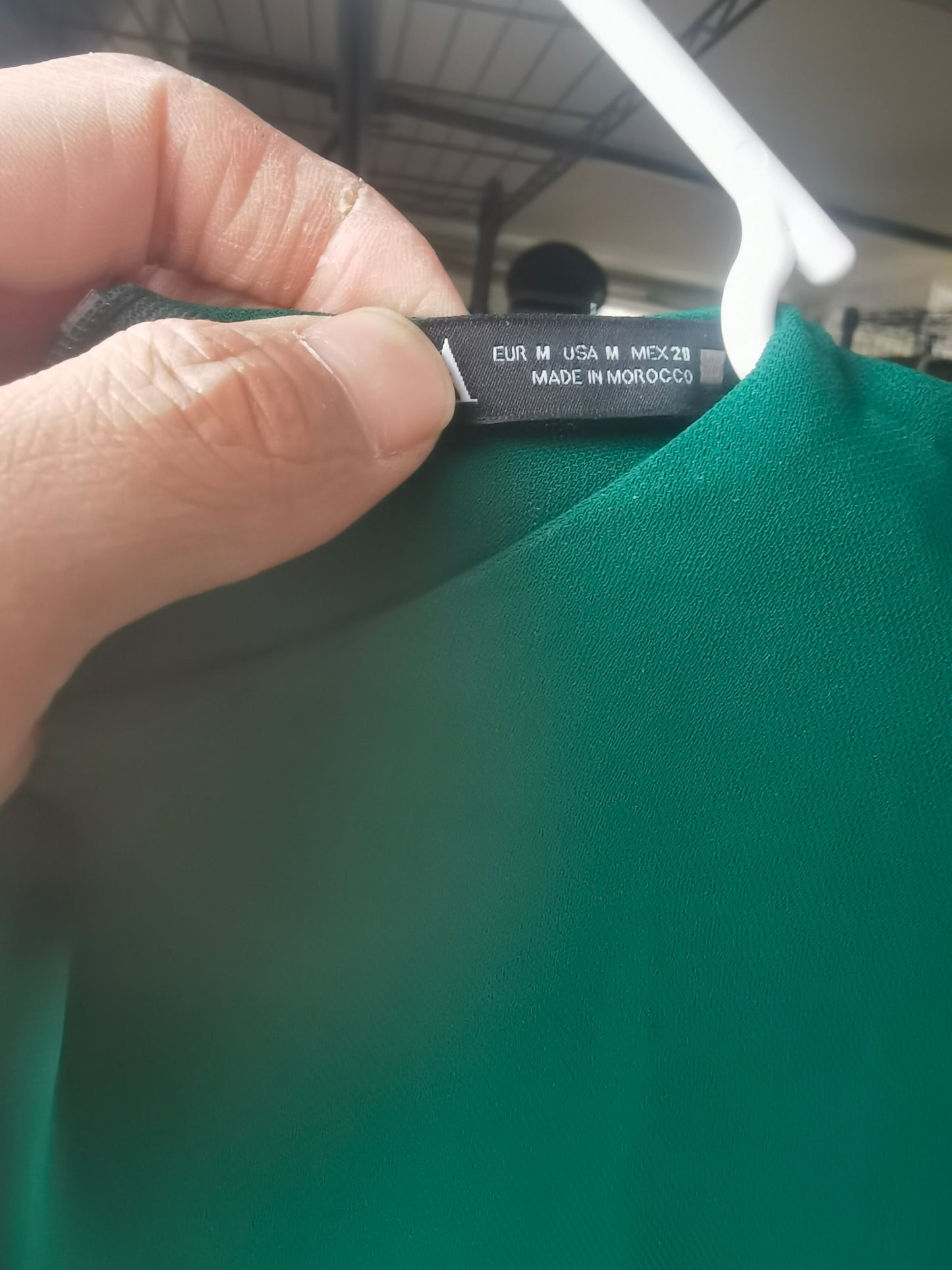 BUCKLED CREPE MIDI DRESS Size M