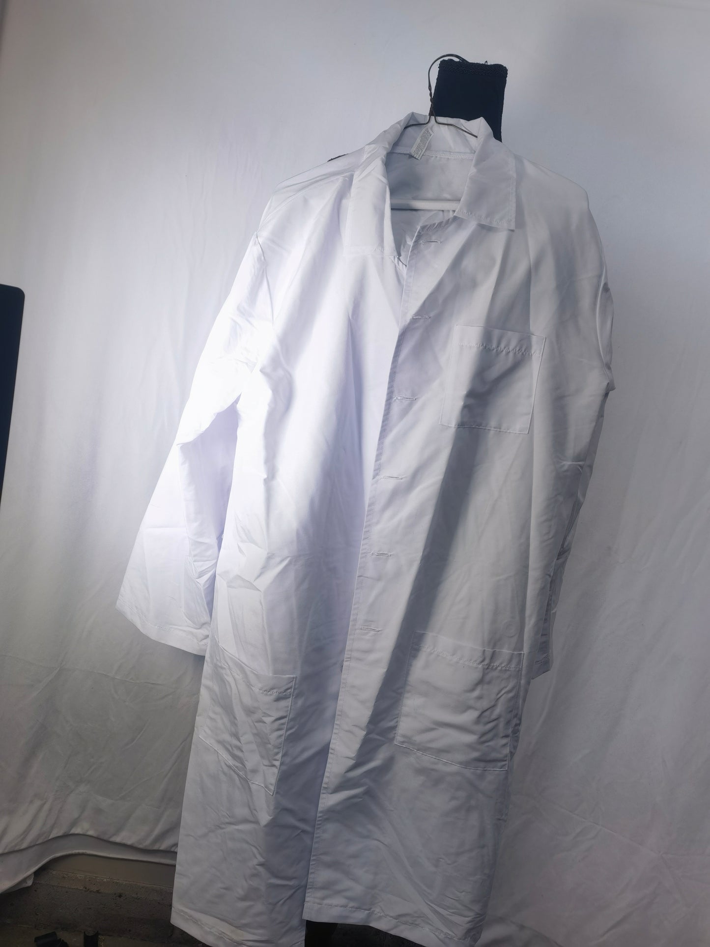 Long doctor gown, white patient gown in two colors didn't find size on picture