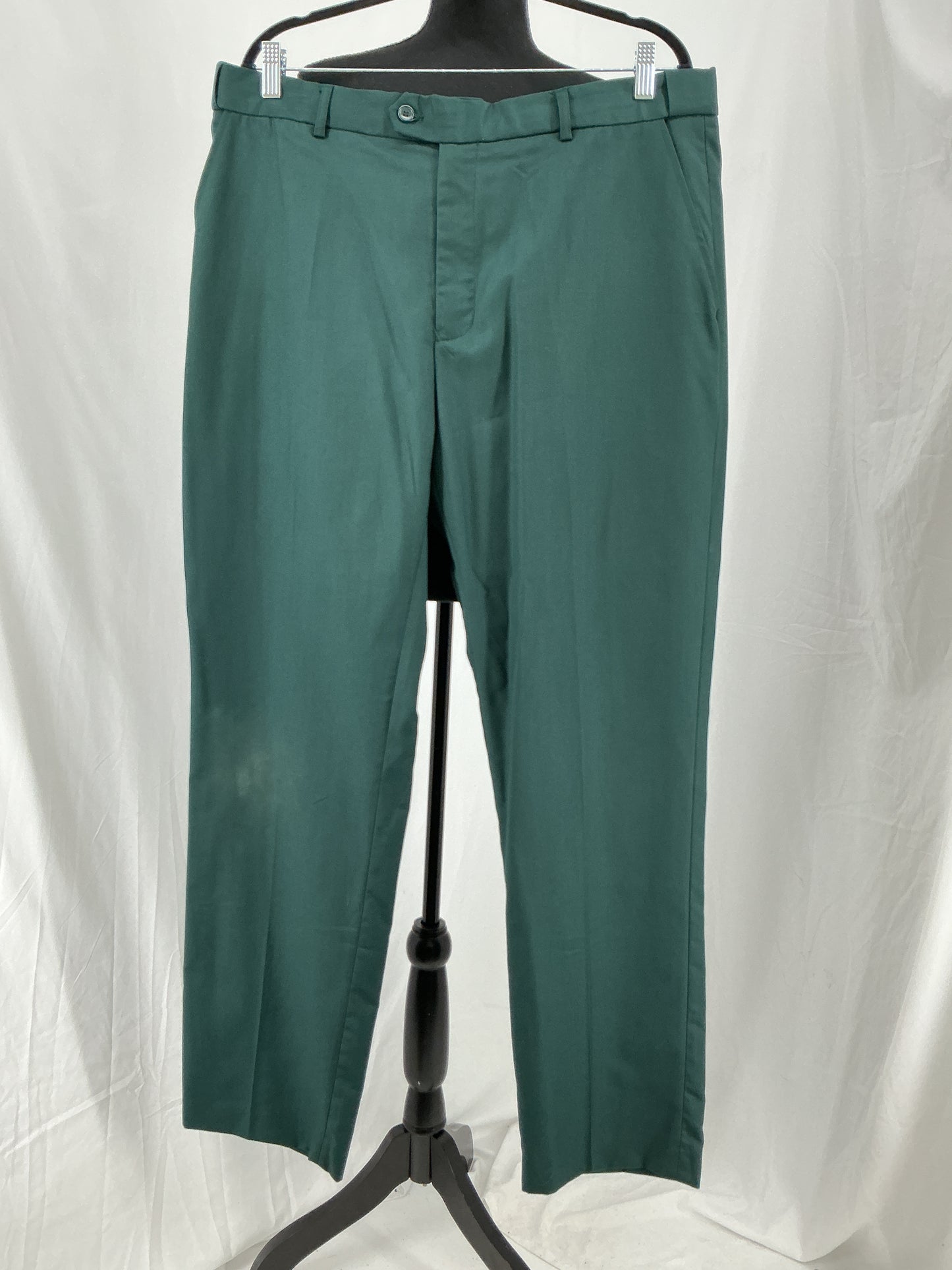 Men’s Green Blazer and Pants – Size 2XL