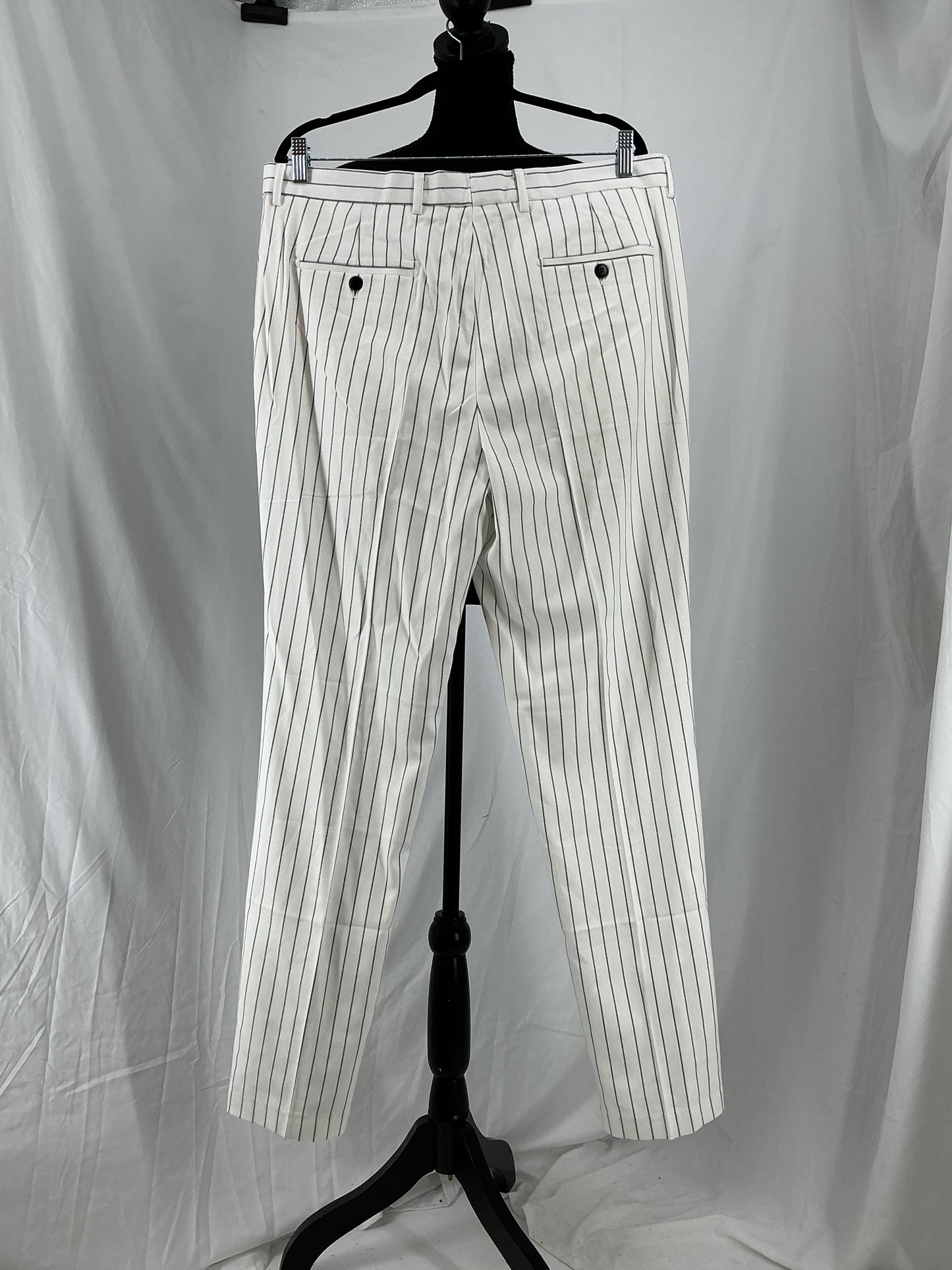 White Pinstripe Blazer And Pants Size 40 Large