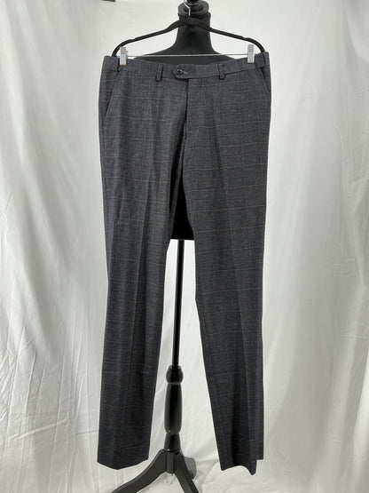 Men’s Dark Gray Plaid Blazer And Pants – Size M