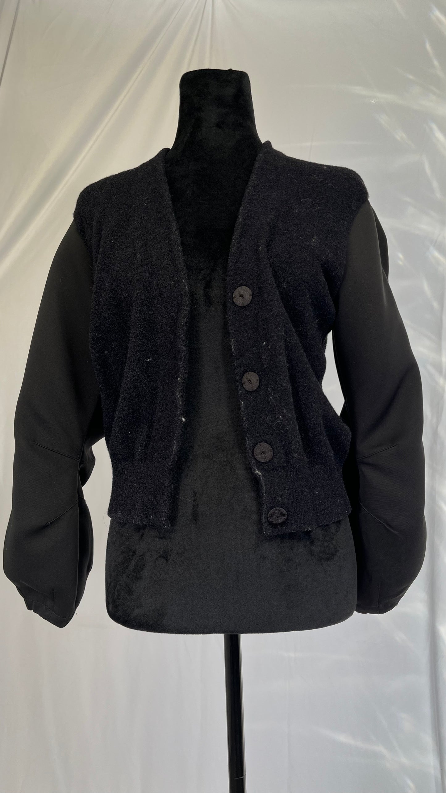 Amazon Essentials Women's Lightweight Crewneck Cardigan Sweater (Available in Plus Size) Size No