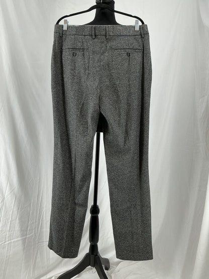 Men’s Gray Single-Breasted Blazer And Pants – Size L