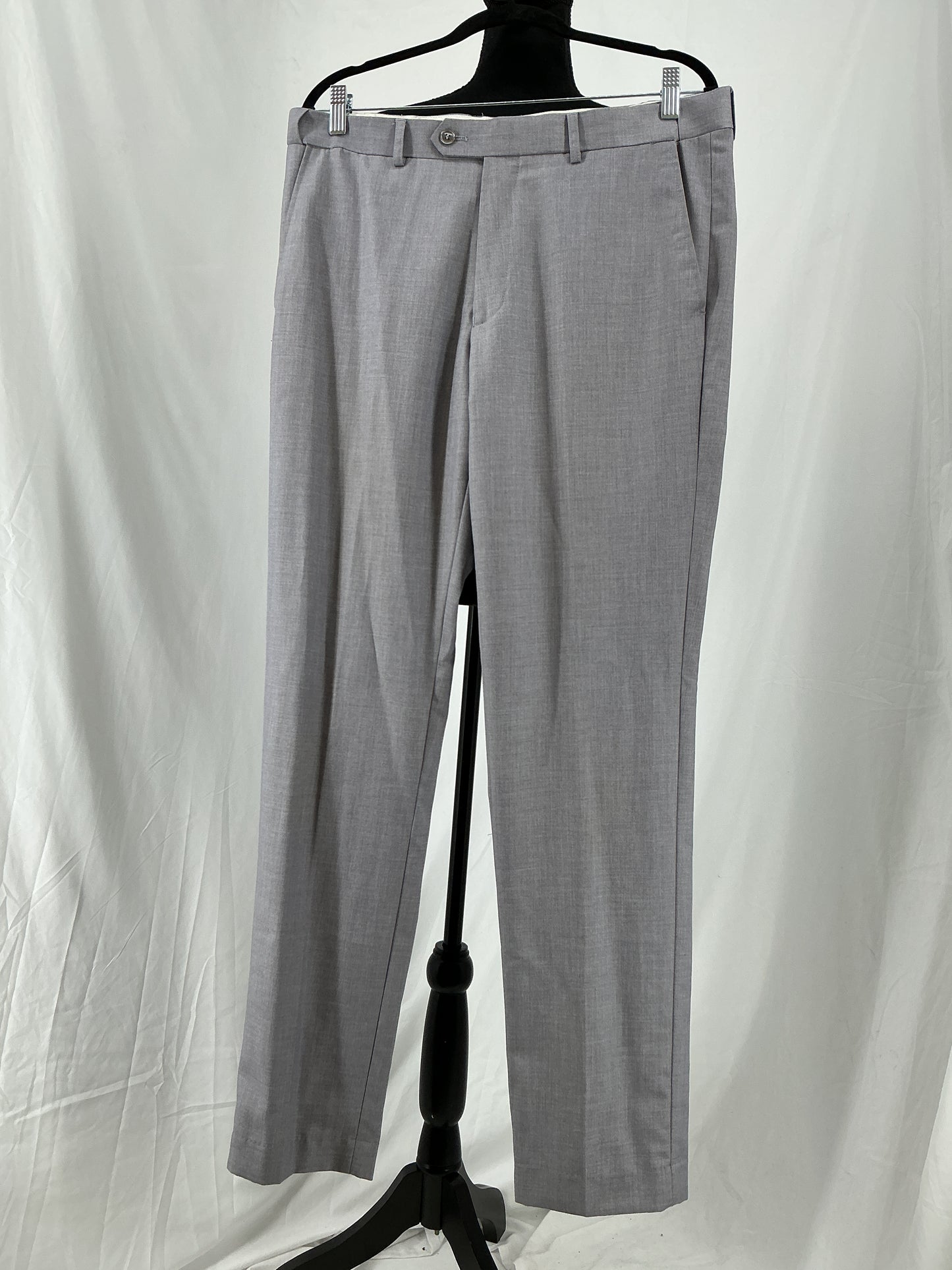 Men’s Gray Blazer And Pants – Size L