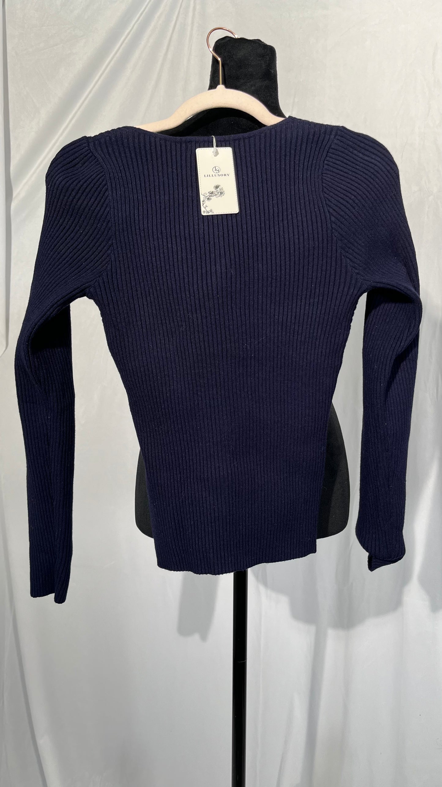 Amazon Essentials Women's Classic-Fit Lightweight Long-Sleeve V-Neck Sweater (Available in Plus Size) size M