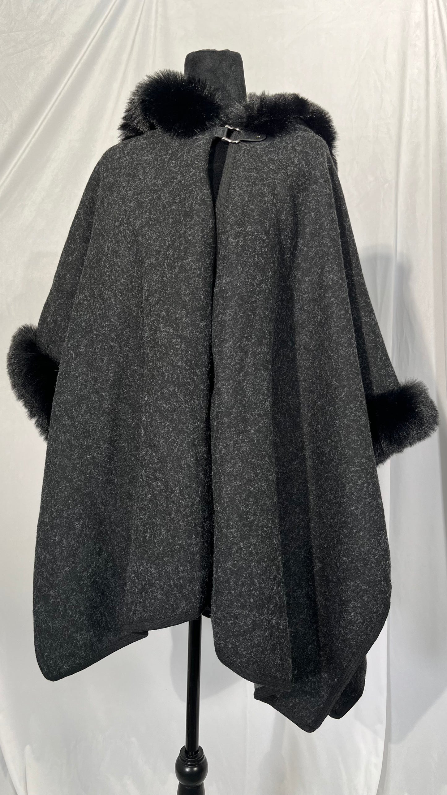 Ladies Faux Fur Cape Womens 3/4 Sleeves Fur Faux Trim Cape Poncho Cardigan Cloak Poncho Fur Shawl Wrap Stole Fashion Oversize Size No