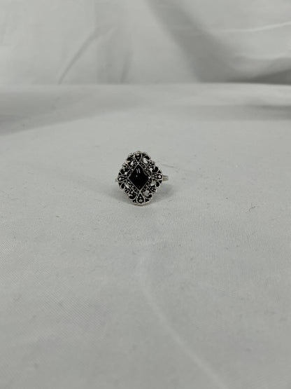The Midnight Filigree: Gothic Rhombus Statement Ring