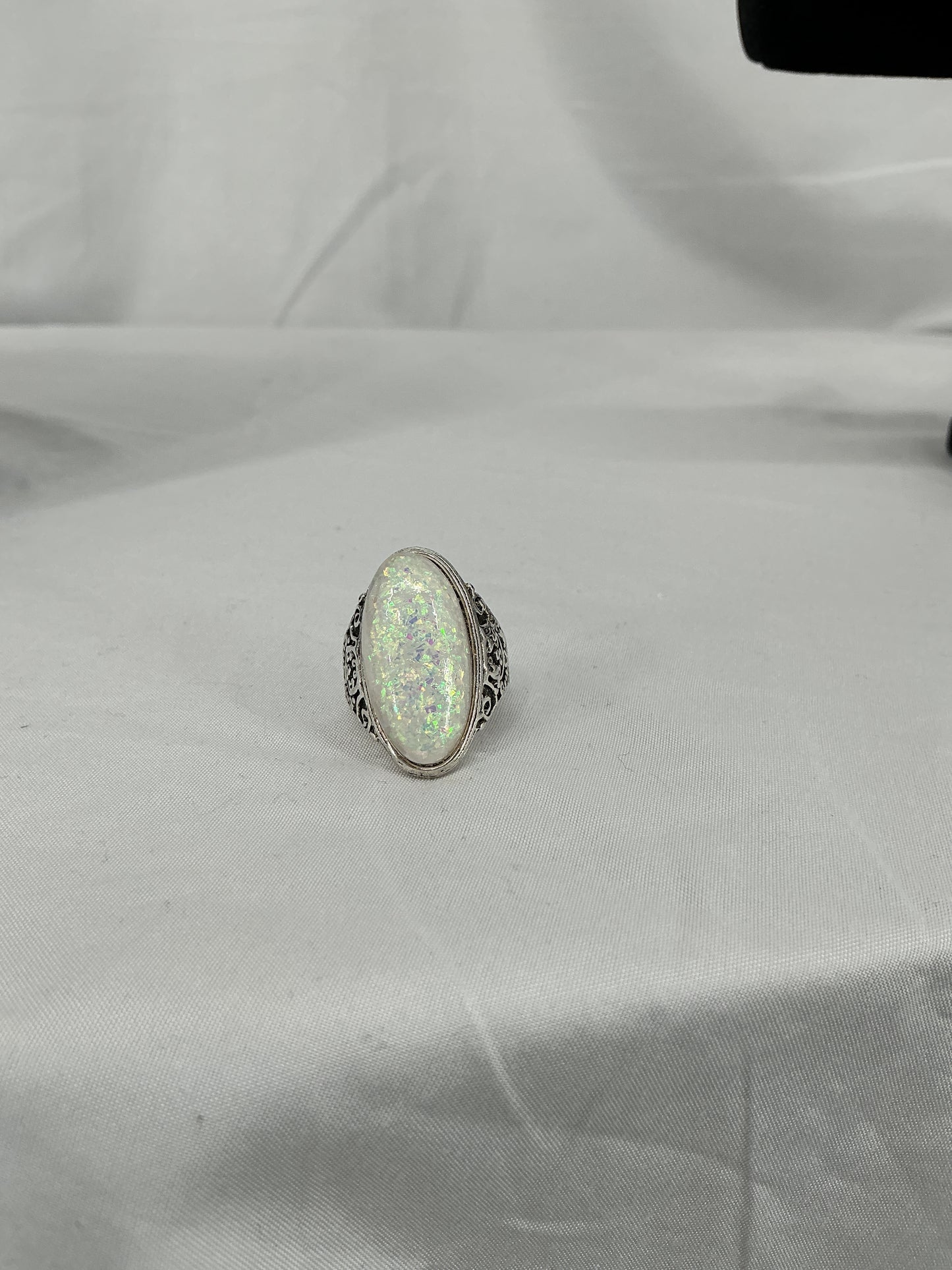 Vintage Aurora Filigree Band