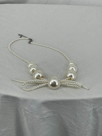 Vintage Ribbon Pearl Necklace with Oversized Beads