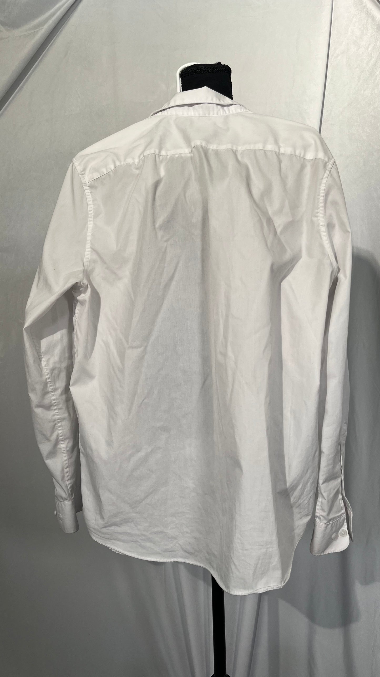 Amazon Essentials Women's Classic-Fit Long-Sleeve Linen Shirt size M