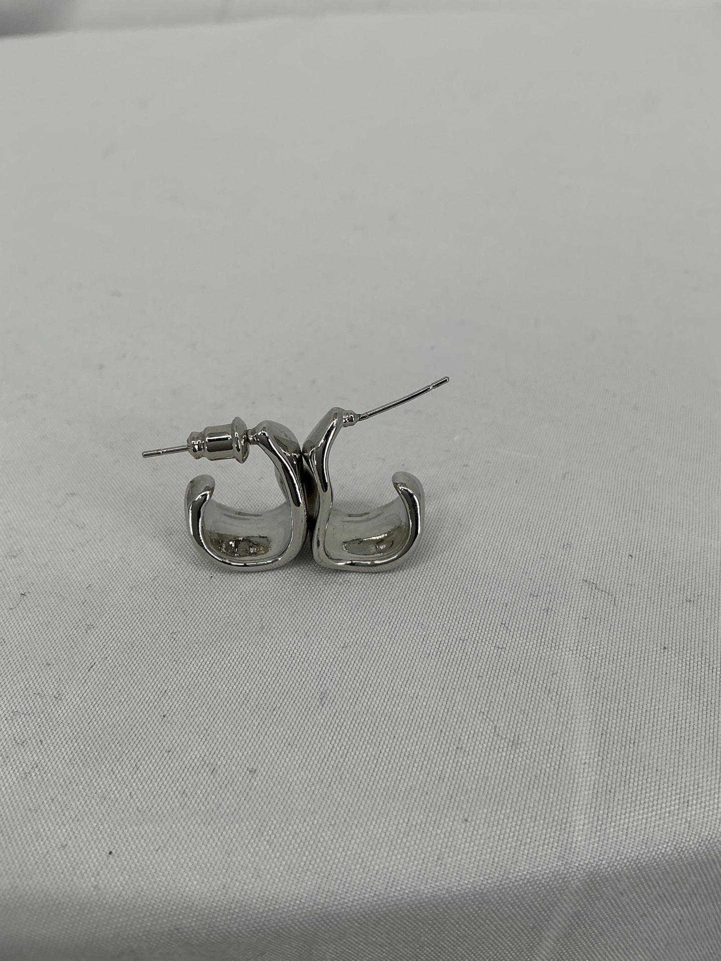 Chunky High-Polish C-Hoop Earrings