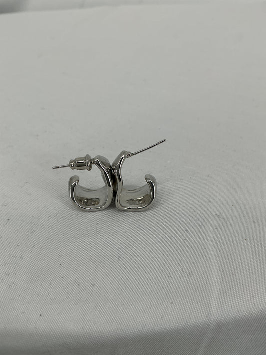 Chunky High-Polish C-Hoop Earrings