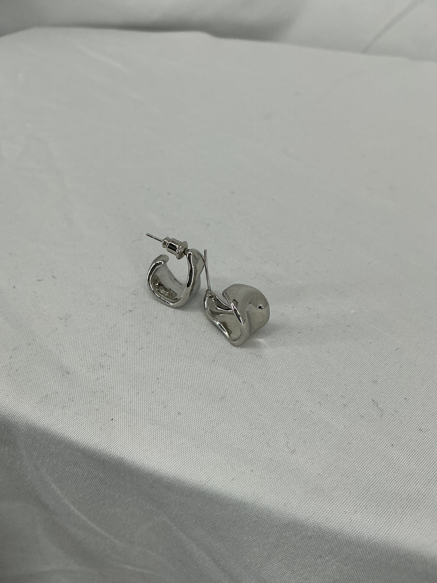 Chunky High-Polish C-Hoop Earrings