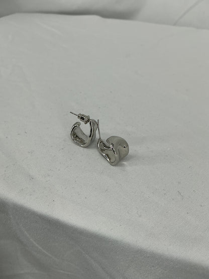Chunky High-Polish C-Hoop Earrings