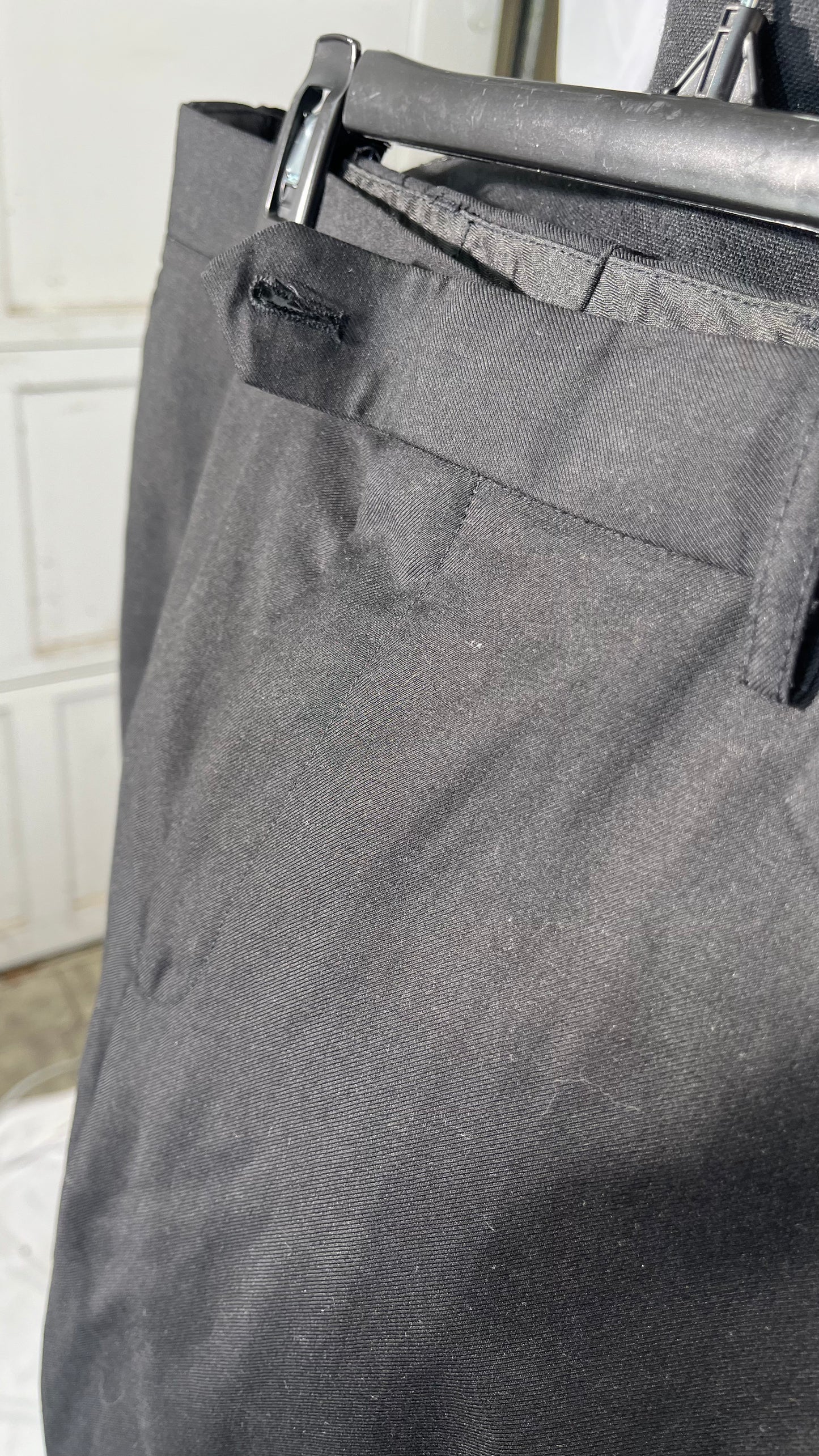 Amazon Essentials Mens Slim-Fit Wrinkle-Resistant Stretch Dress PantDress Pants  Size L