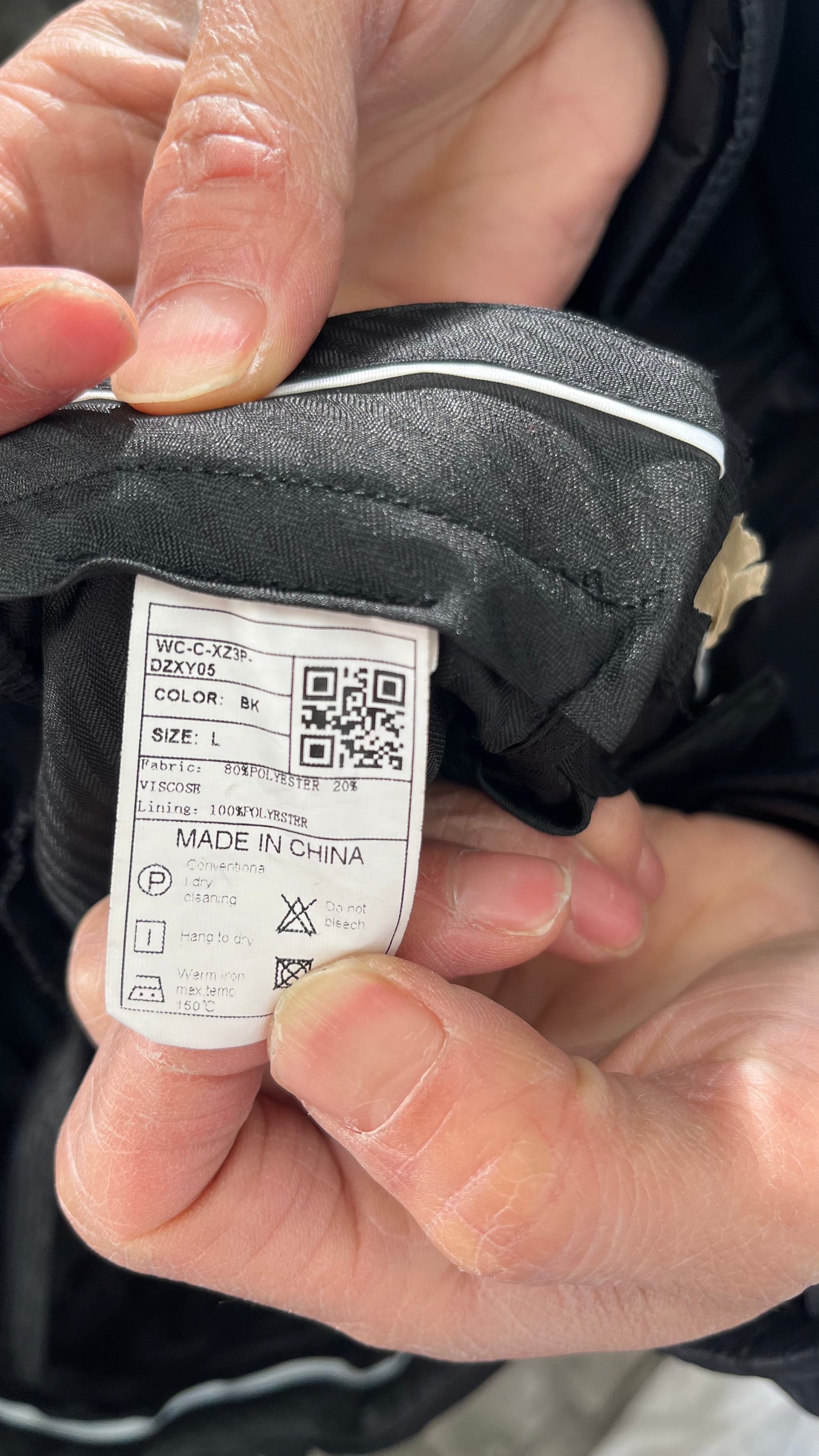 Amazon Essentials Mens Slim-Fit Wrinkle-Resistant Stretch Dress PantDress Pants  Size L