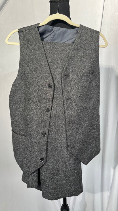 Dobell Harris Tweed Mens Black/Grey Herringbone Tweed Vest Regular Fit 100% Wool didn't find size on picture