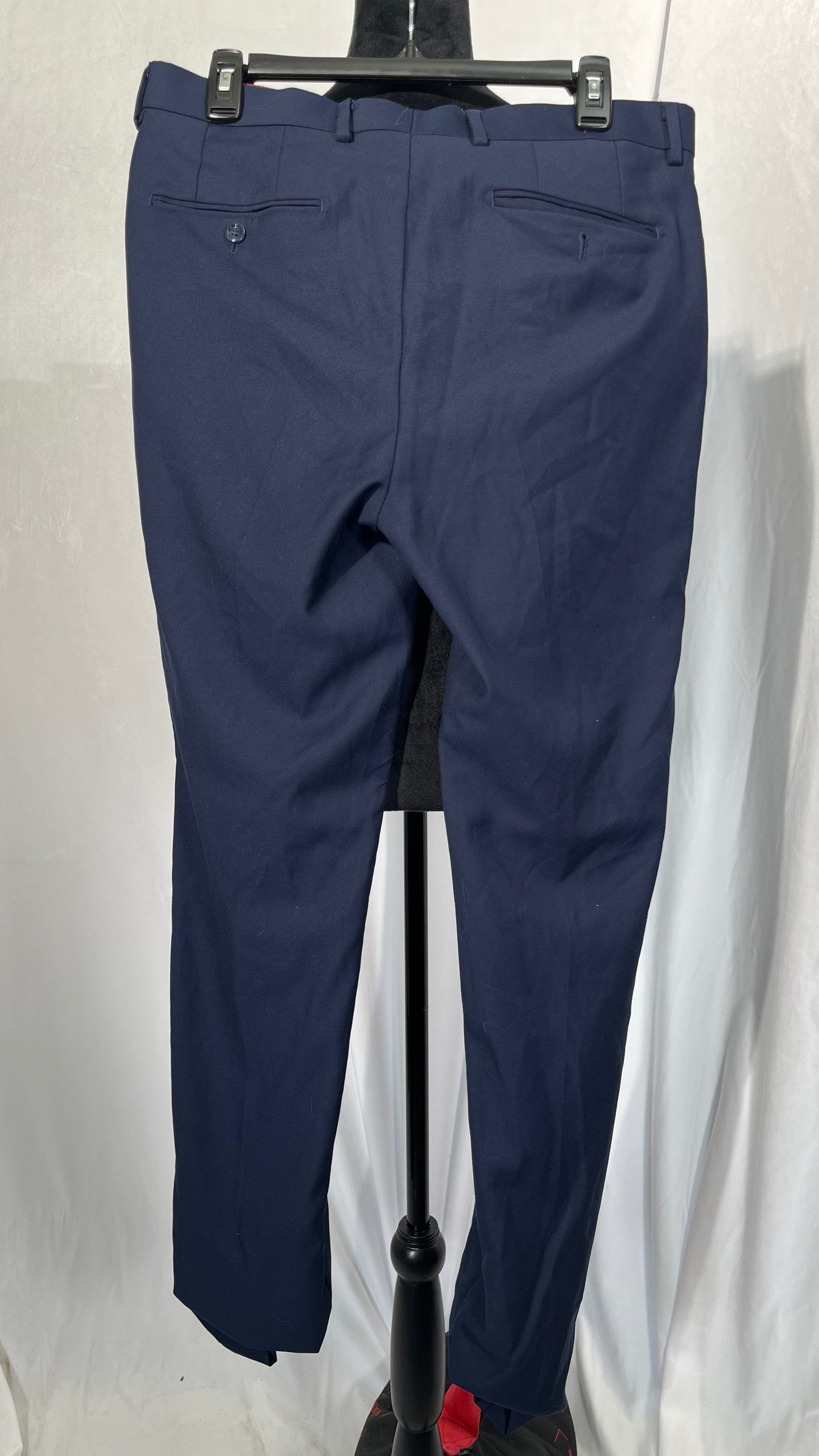 Amazon Essentials Mens Slim-Fit Wrinkle-Resistant Stretch Dress PantDress Pants size 40R