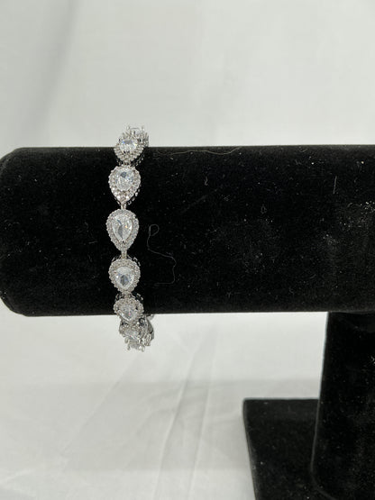 Everlasting Silver Teardrop Crystal Bracelet