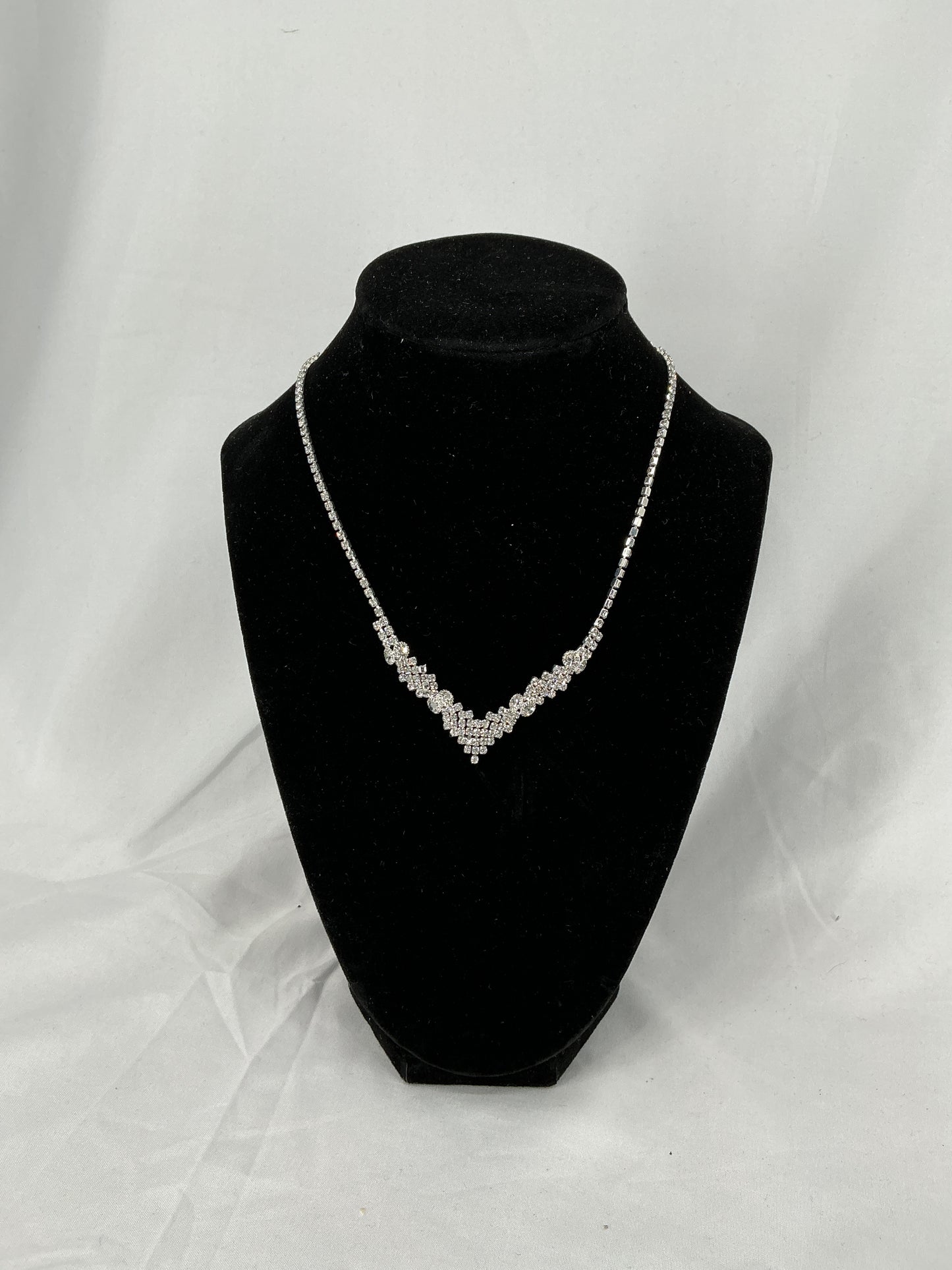 Shimmering Silhouette Delicate V-Necklace