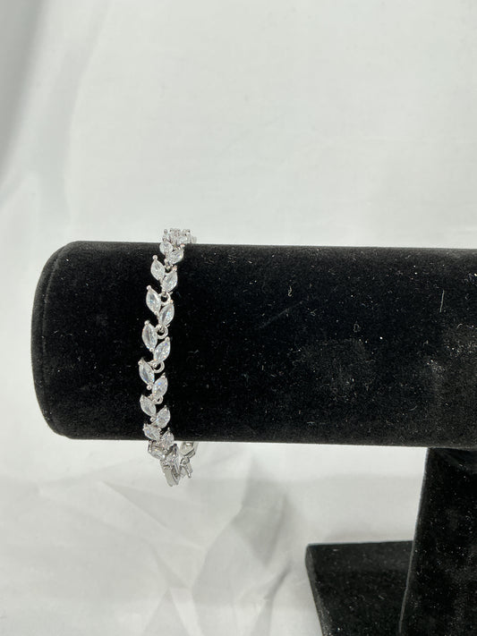 Silver Leaf Radiance Bracelet