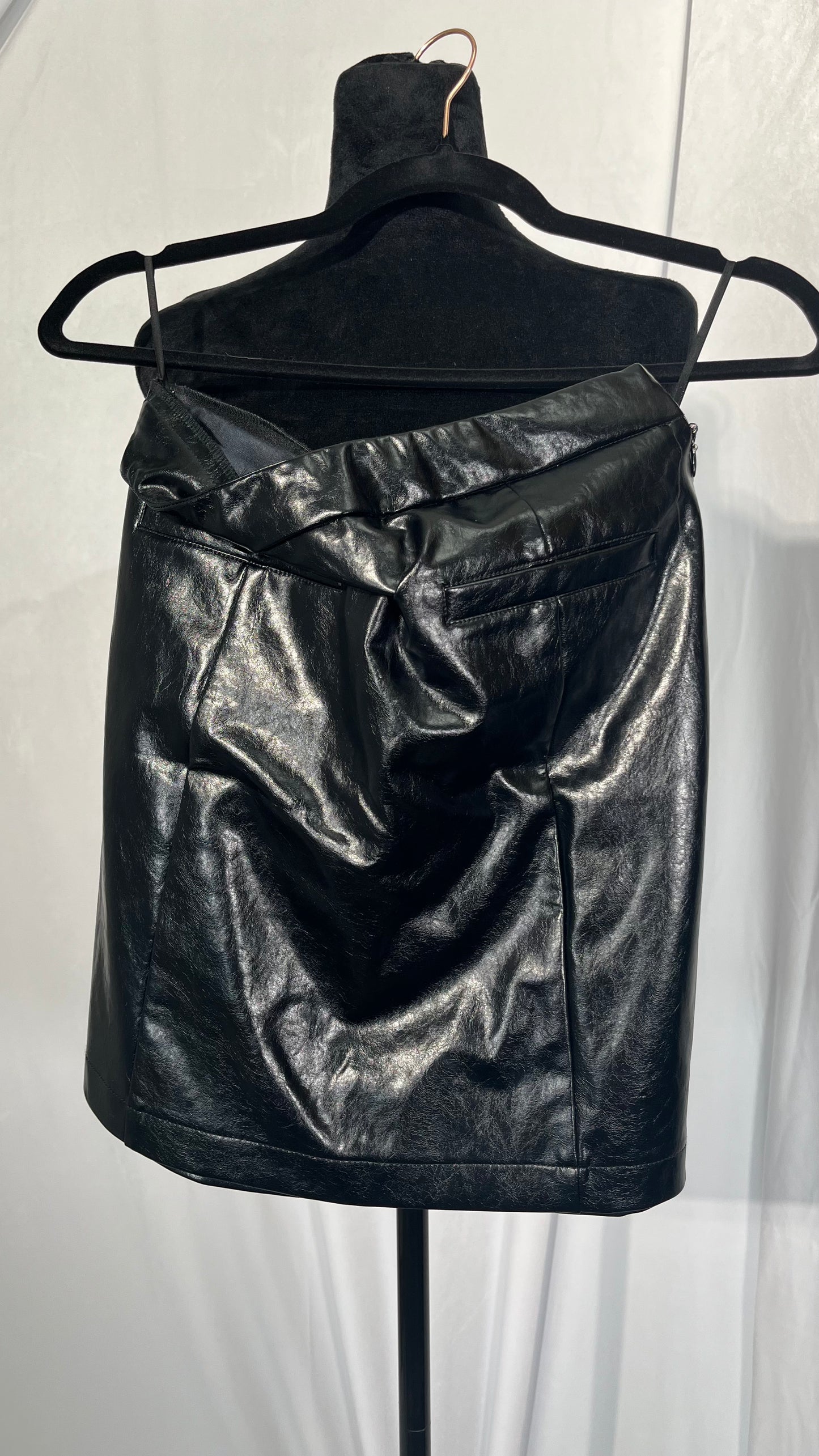 Women's PU Leather Wrap Short Skirt Zipper Front Closure Sexy Mini Skirts Black High Waisted Party Skirt Dress with PocketsSize S