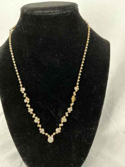 Sparkling Rhinestone Necklace (Silver Gradient)