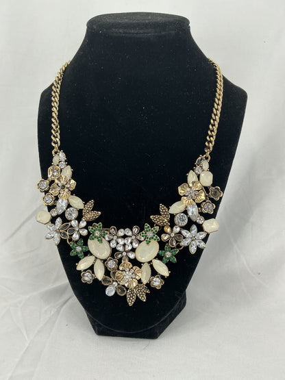 Elegant floral statement necklace