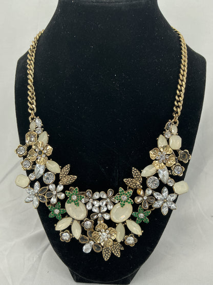 Elegant floral statement necklace