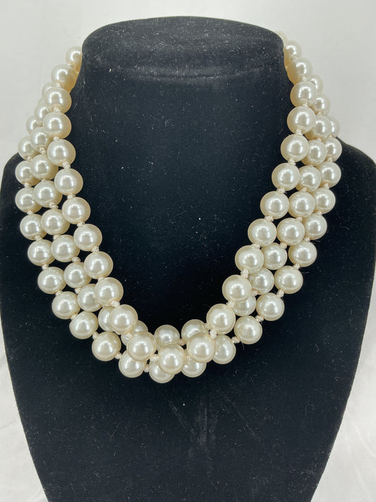 Multi-layered statement necklace with pearls (simple version)