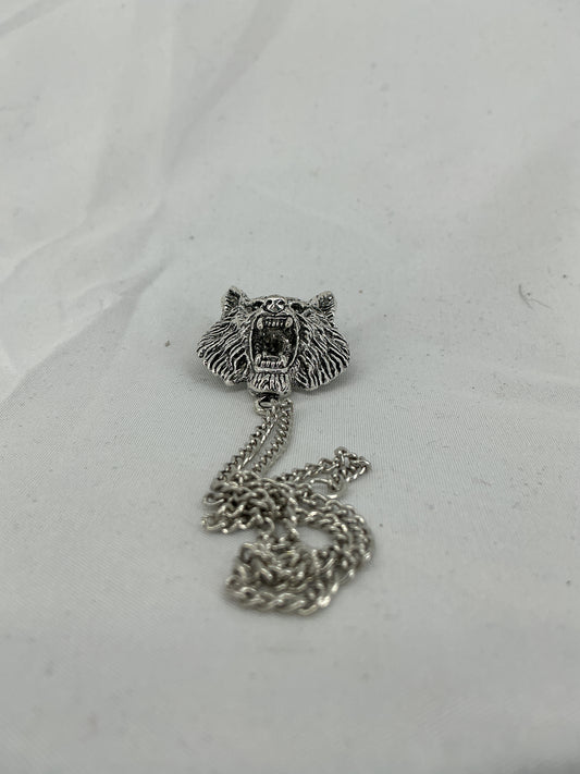Silver wolf head chain badge/brooch