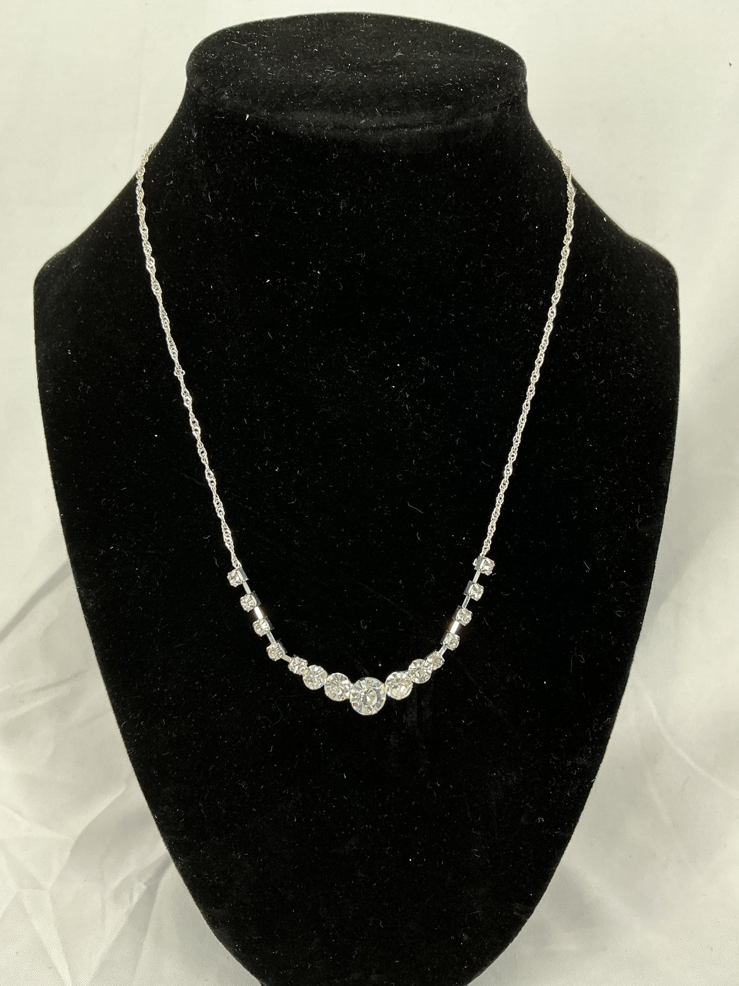 Silver gradient rhinestone necklace