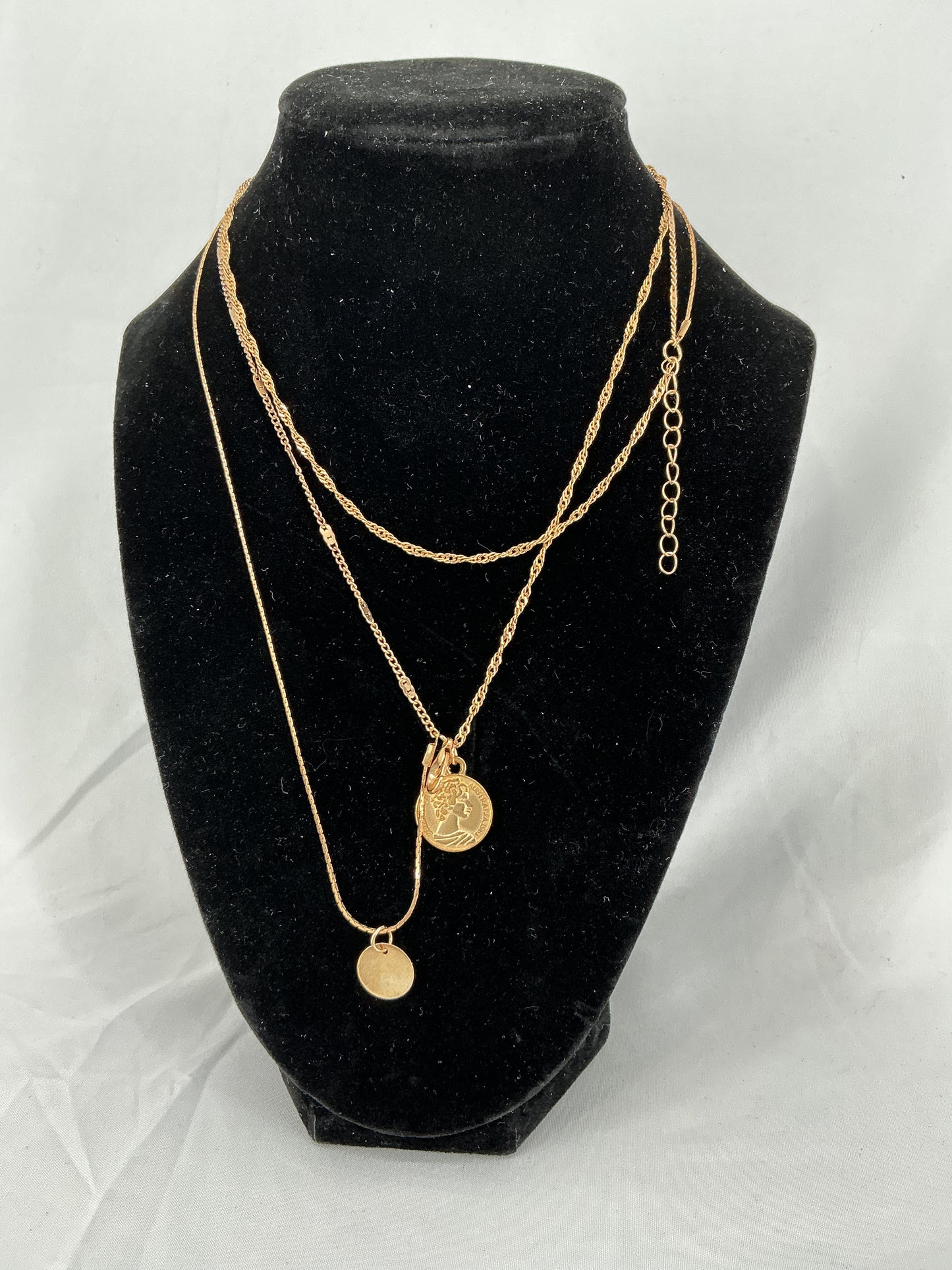 Gold multi-layered coin pendant necklace