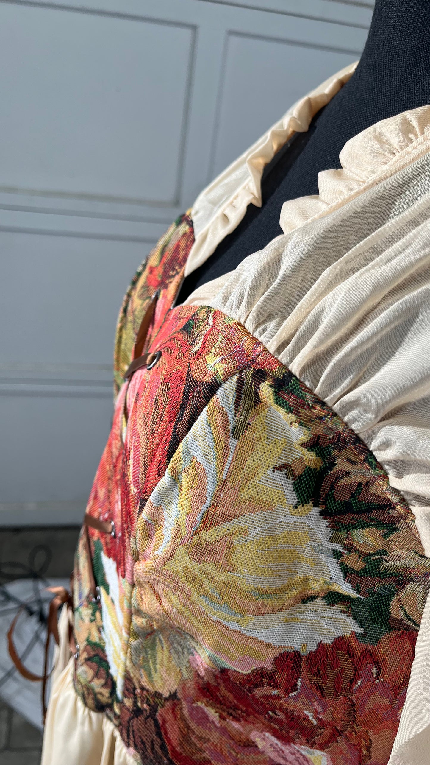 LSYYSKB Women Regency Dress, Victorian Dresses Vintage Ball Gown Lace-up Long White Regency Dress with Wedding Gloves Size L