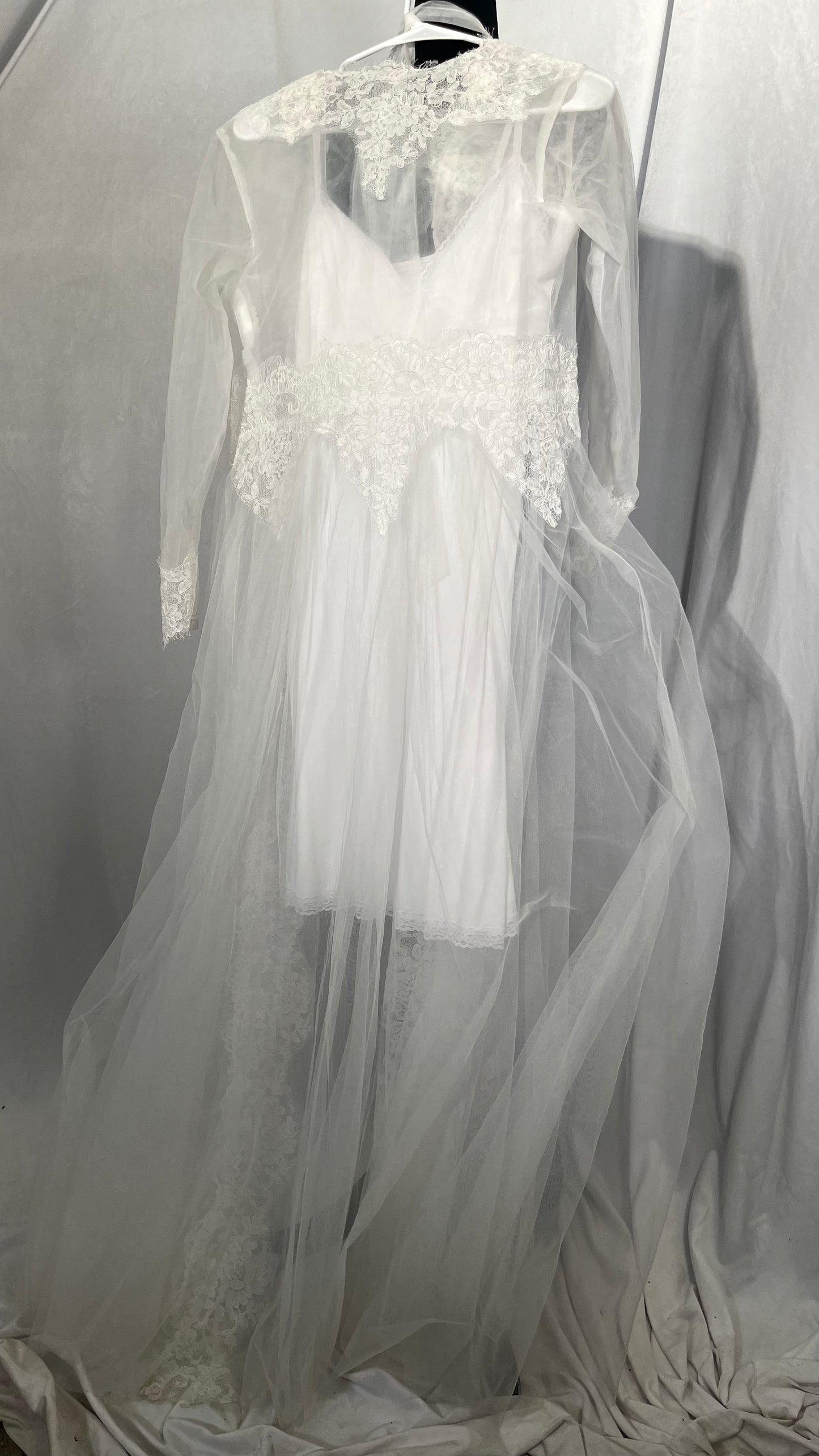 Ursumy Bride Lace Wedding Veils Long Cathedral Veil Floral 1T Soft Tulle Bridal Veils with Comb 118" (Ivory) Size M