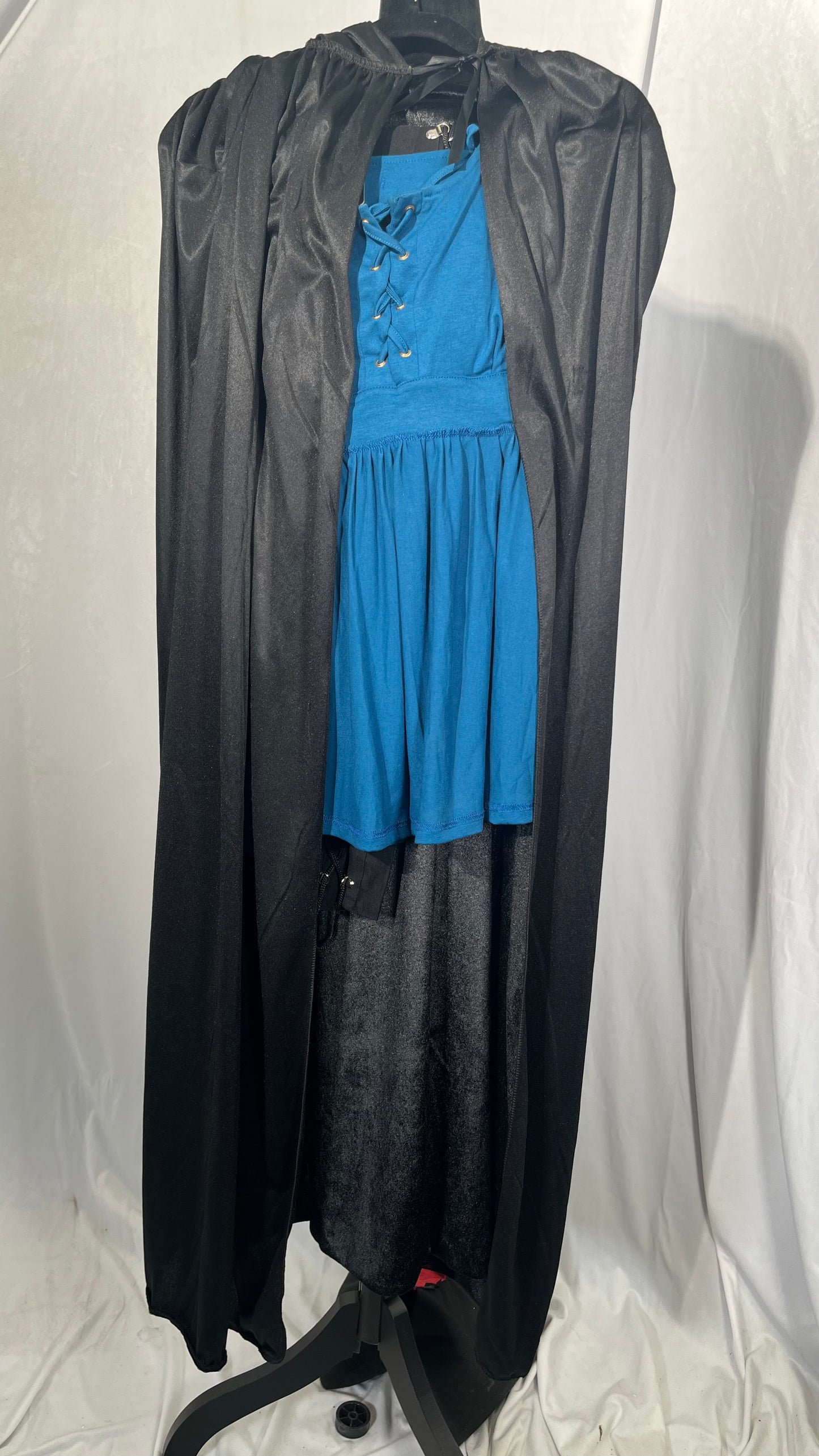 Maklulu Adult Superhero Capes and Masks-Halloween Capes Superhero Costumes Size M