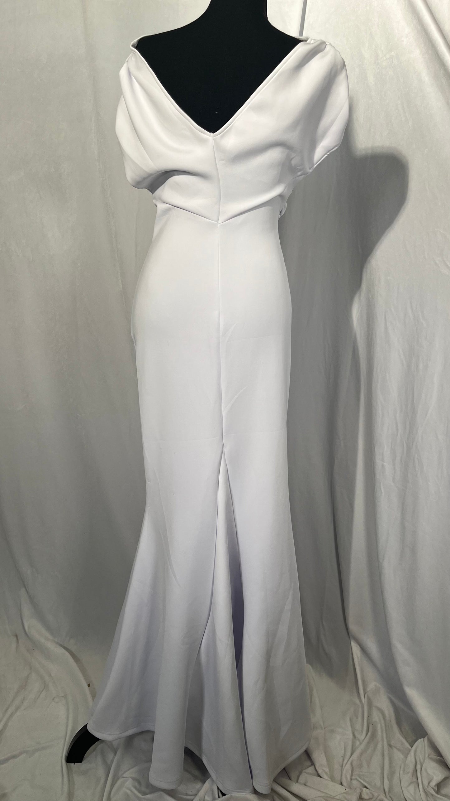 Sheath/Column Open Back Bridal Gowns Reception Wedding Dresses Scoop Neck Sleeveless Sweep/Brush Train 2024 Size S