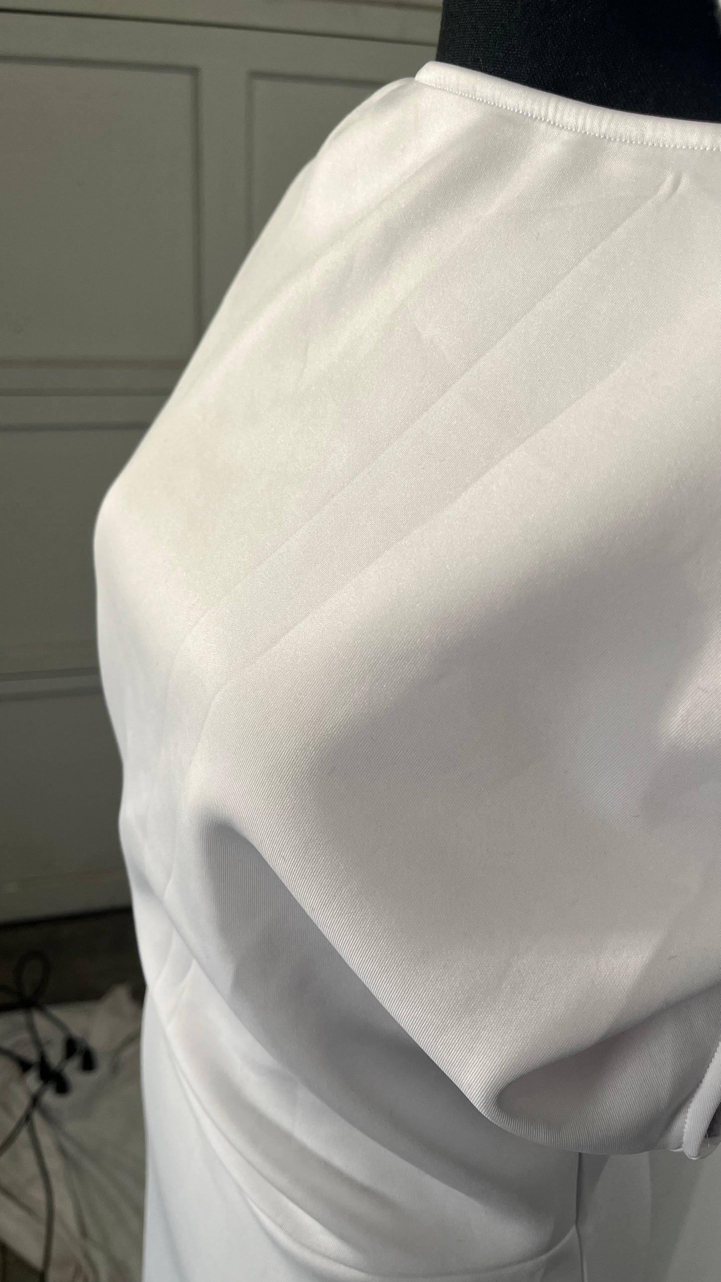 Sheath/Column Open Back Bridal Gowns Reception Wedding Dresses Scoop Neck Sleeveless Sweep/Brush Train 2024 Size S