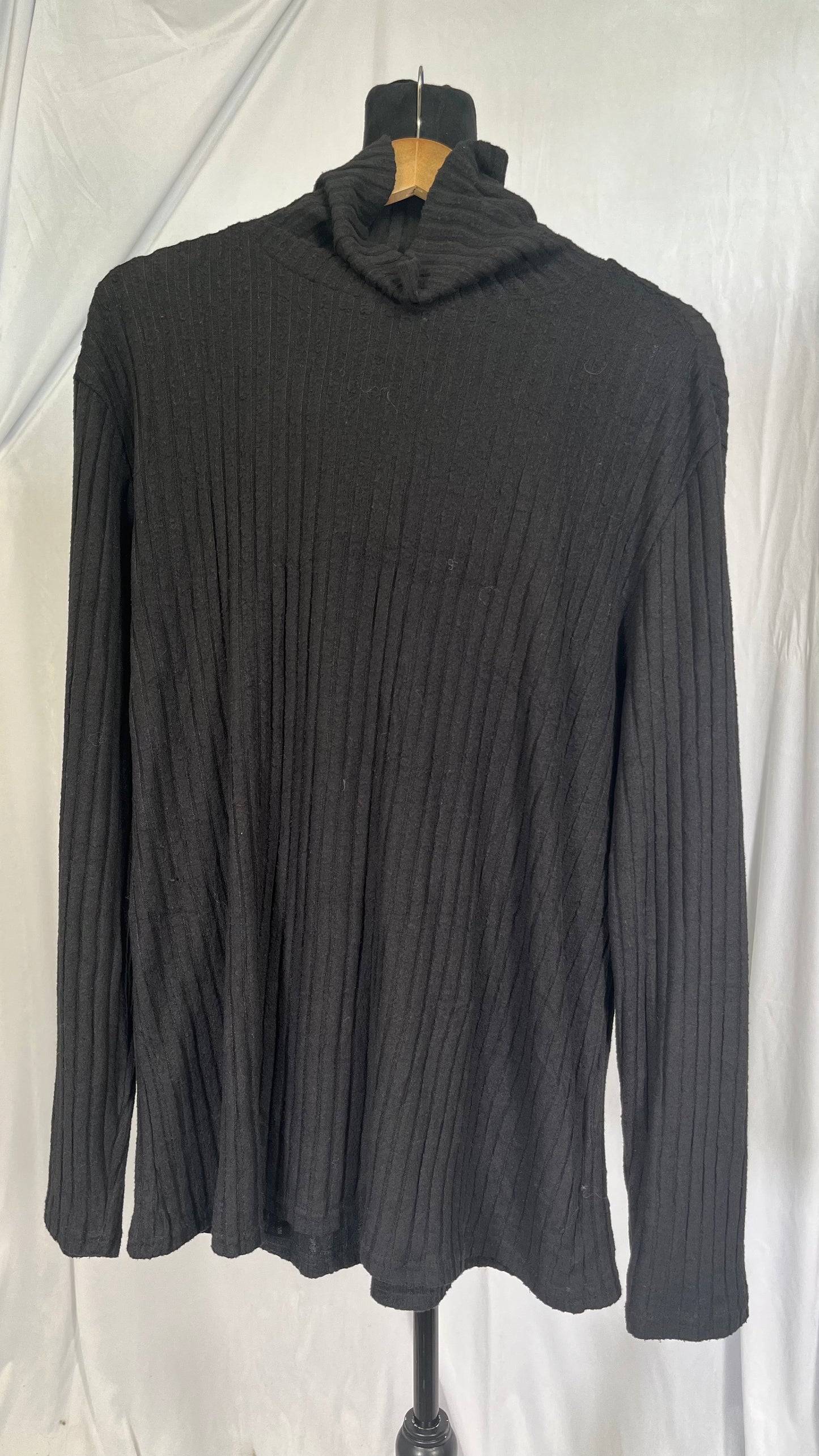 Amazon Essentials Women's Classic-Fit Lightweight Long-Sleeve Turtleneck Sweater Size XL