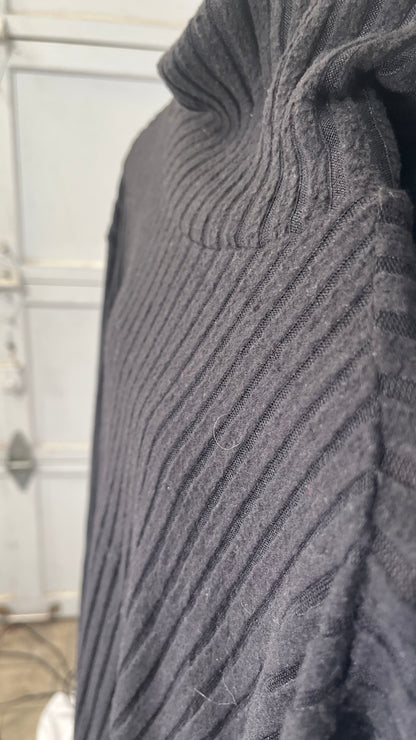 Amazon Essentials Women's Classic-Fit Lightweight Long-Sleeve Turtleneck Sweater Size XL