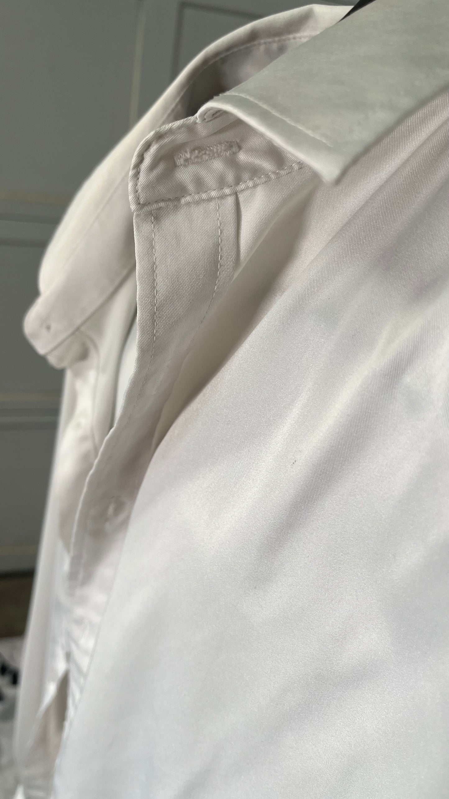 Short White Shirt Size M