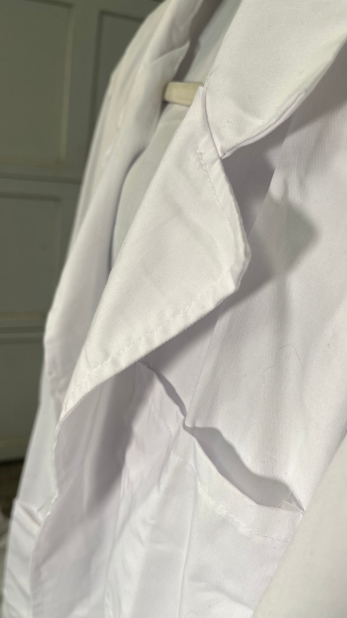 VOGRYE Professional Lab Coat for Women Men Long Sleeve, White, Unisex  Size M