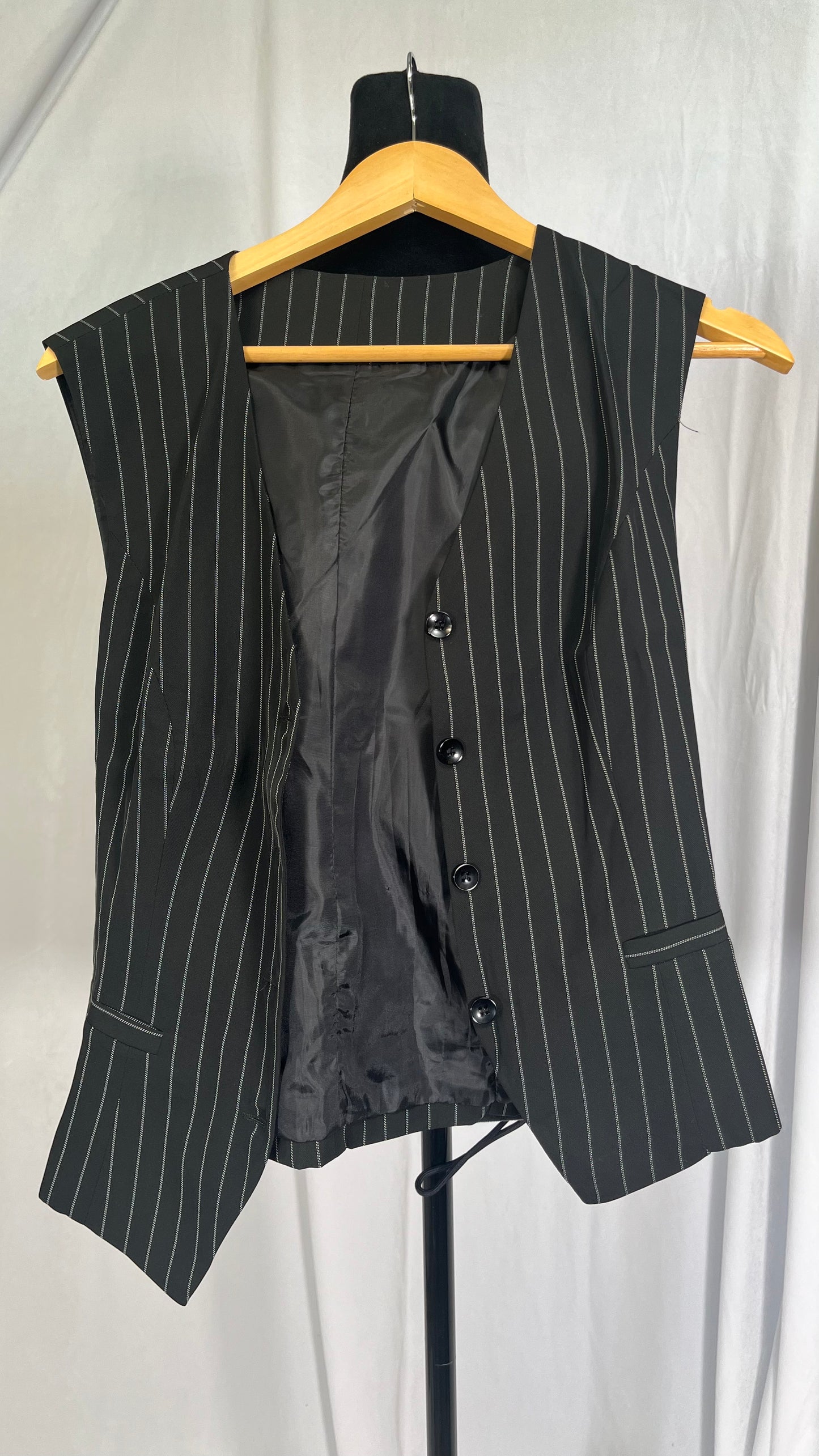 Amazhiyu Pure Linen Sleeveless Vest for Women Button Down V Neck Summer Waistcoat didn't find size on picture