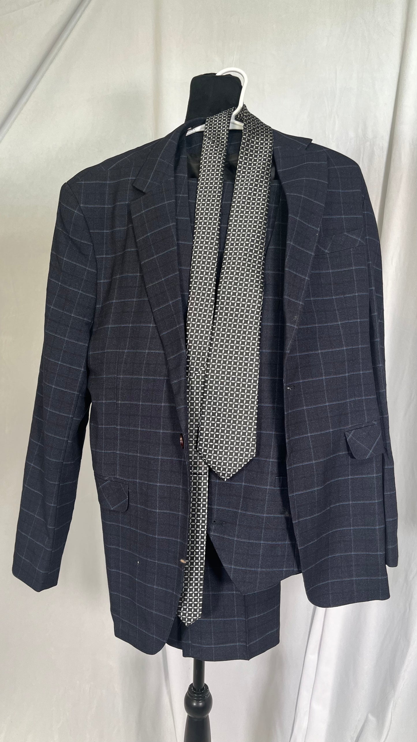 Men's Dark Plaid Classic Retro Formal Three-Piece SuitSize 40